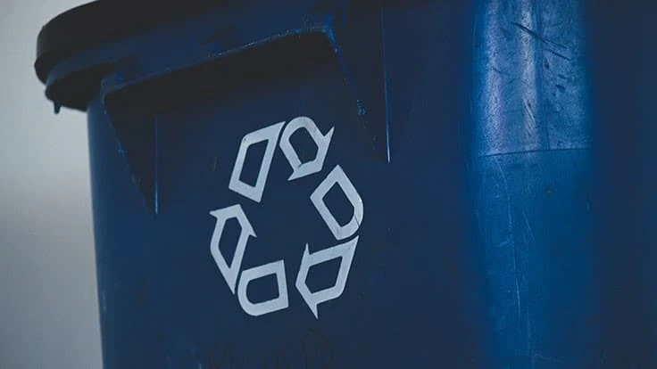 Recycling bin and symbol